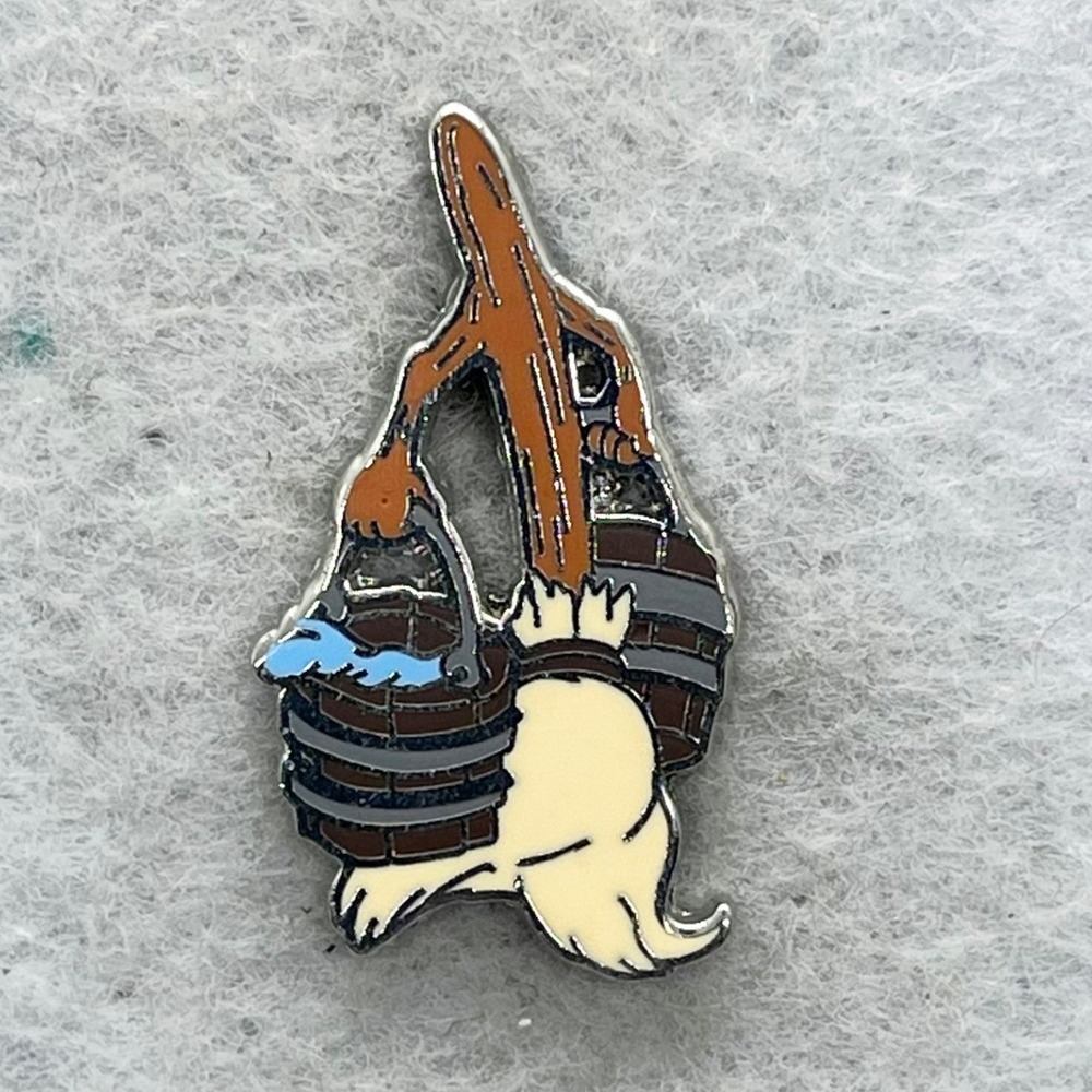 🔮 5/$25 Disney Fantasia Enchanted Broom Pin
